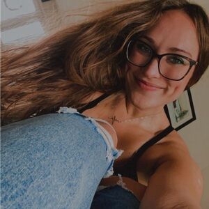 Meet your Posher, Brooke